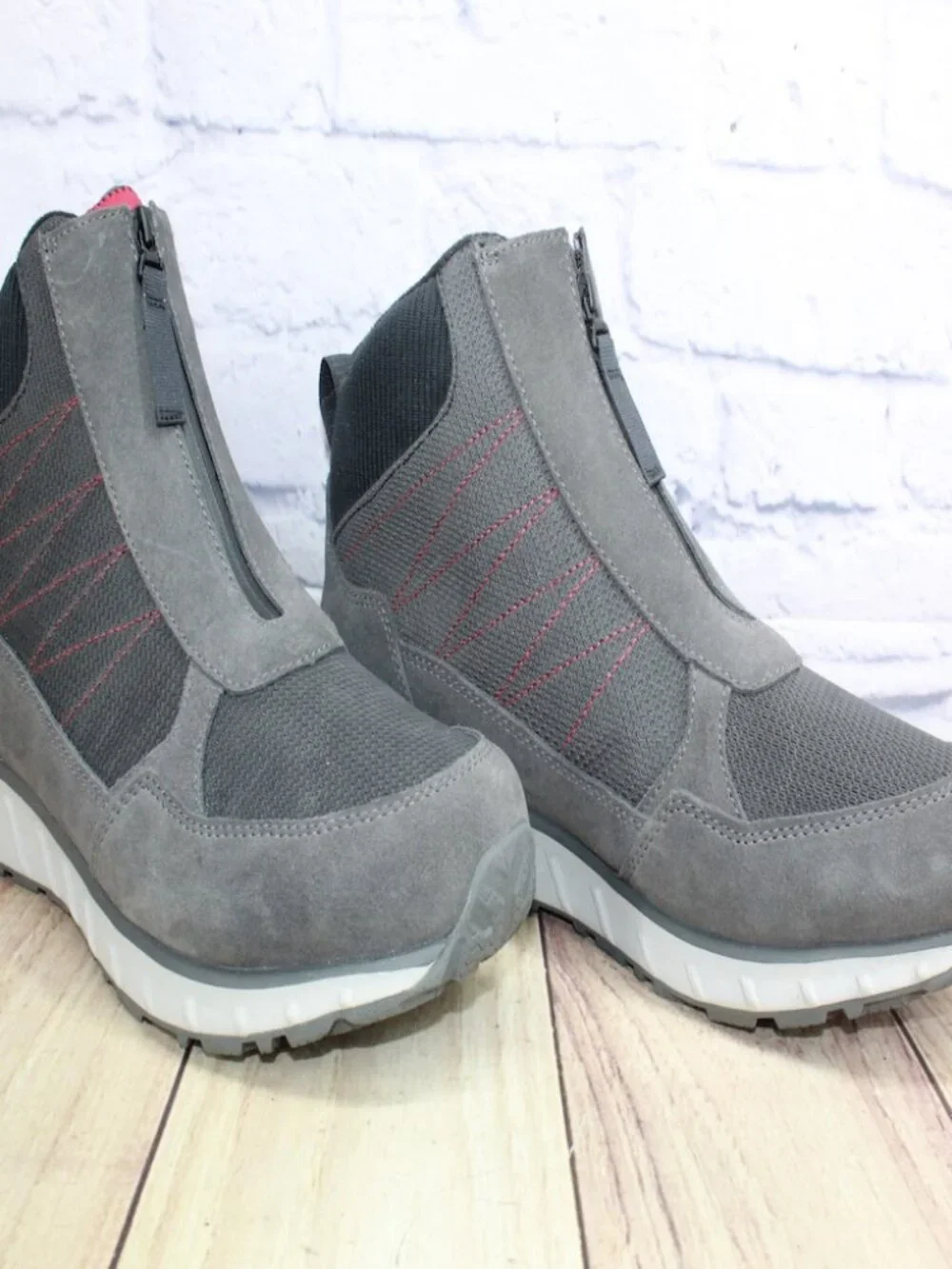 LL Bean Snow Sneaker 5 Gray Suede Waterproof Insulated Winter Boots Size 13 NWT